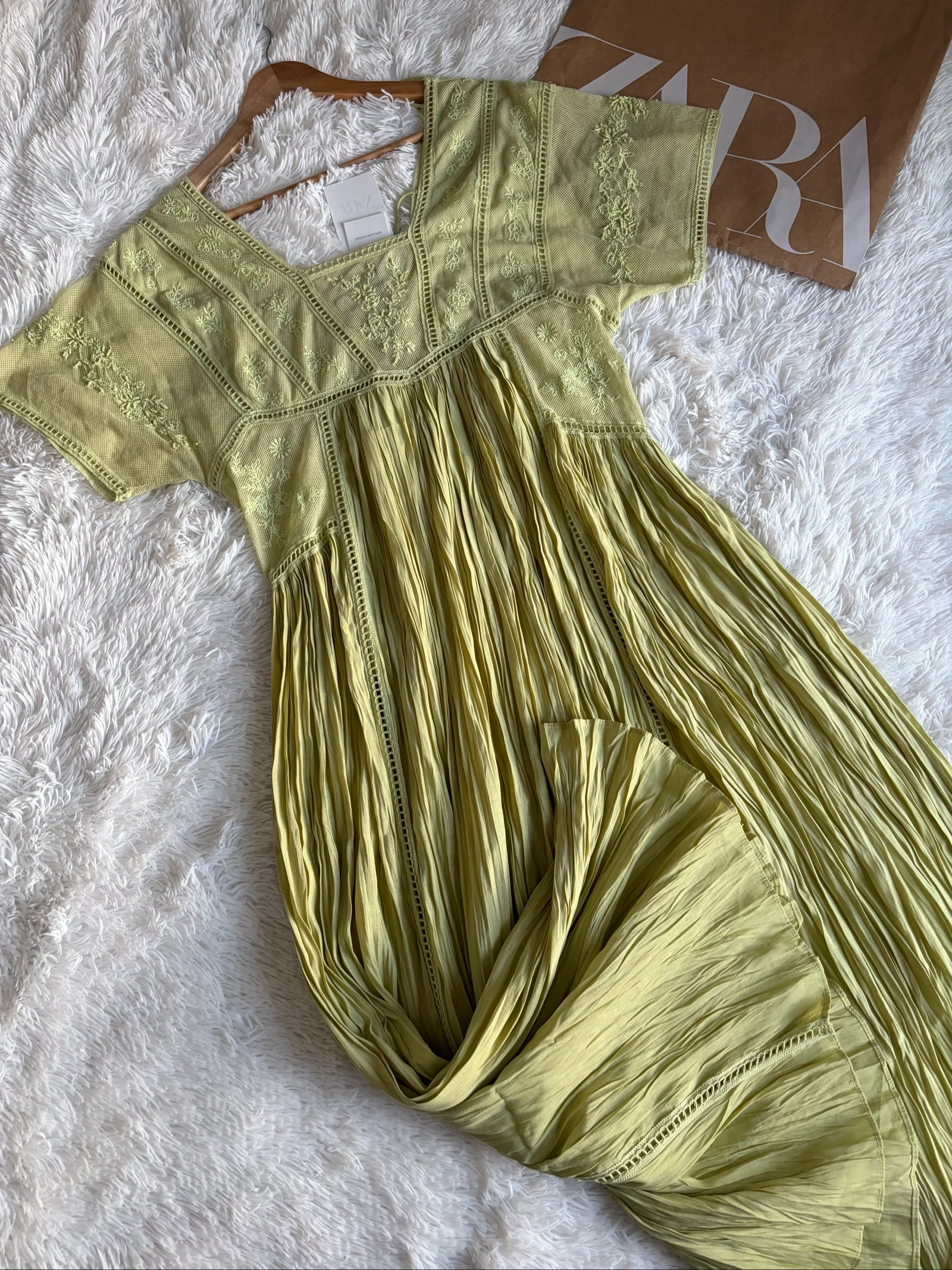 Zara embroidered beaded pleated romantic dress 💚 M 